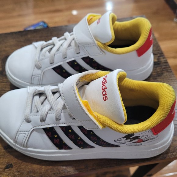 ADIDAS MINNIE MOUSE SNEAKERS SIZE 12 - Picture 5 of 12